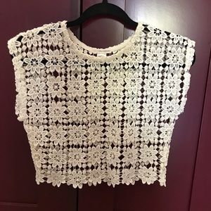 Crochet floral lace crop top